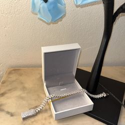 Iced Cuben Braclet 7 Inch