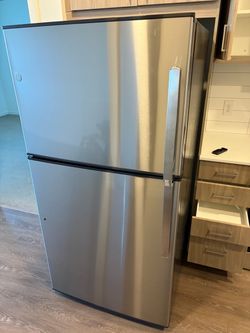 GE stainless steel refrigerator