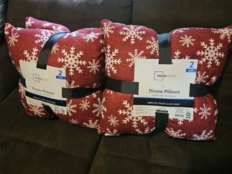 4 New Christmas  Throw Pillows 
