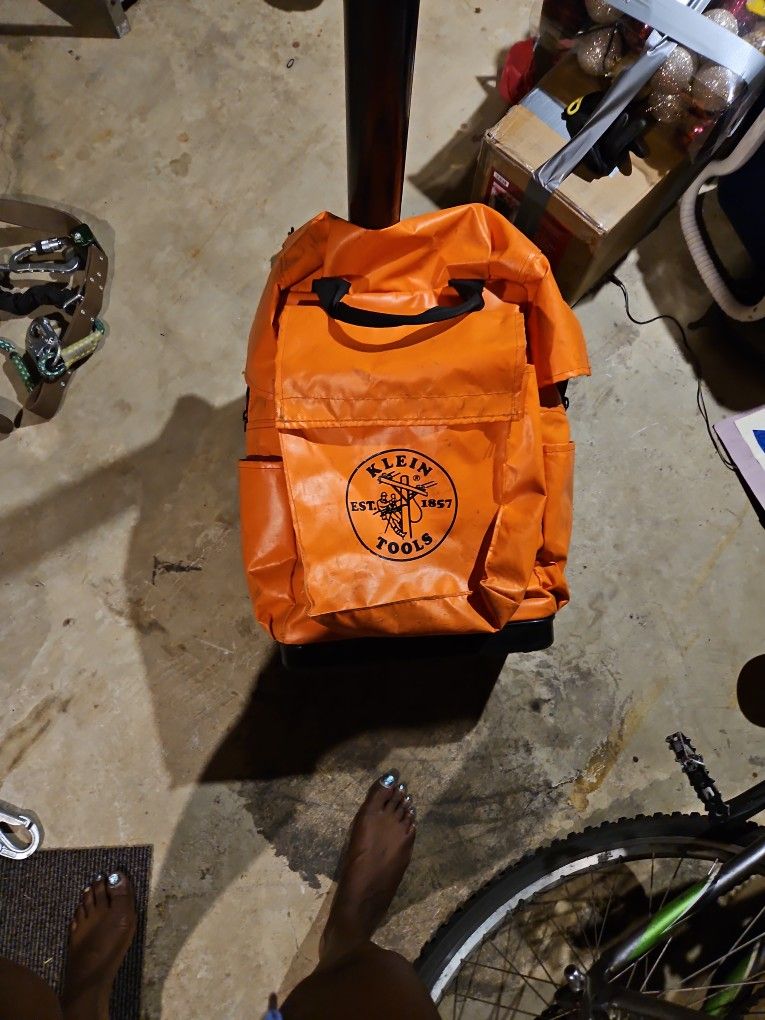 Buckingham Electrician Climbing Gear W/ Klein Tool Bag