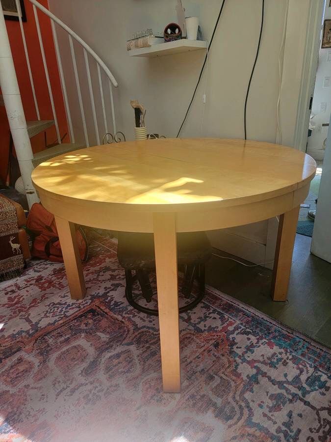Ikea Bjursta round extendable dinning table