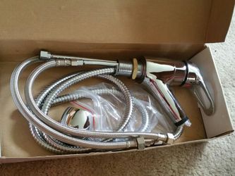 PULL-OUT SINGLE LEVER FAUCET BRAND NEW