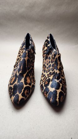 Calvin Klein Leopard Print Calf Hair Booties Size 8.5