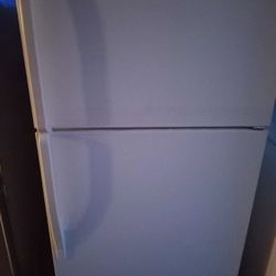 Whirlpool  REFRIGERATOR 