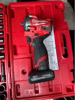 Milwaukee 3/8 stubby impact with socket set
