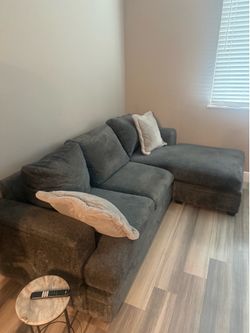 Charcoal Grey Sectional Sofa with Right-Facing Chaise