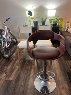 Bar stool