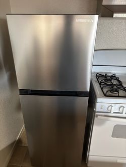 Insignia  Fridge 10.1 Cu Ft.
