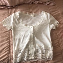 Xs White Button Up Crop With Lace Trim 