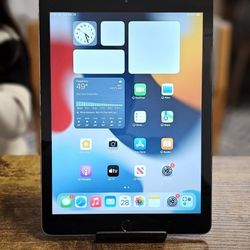 Ipad 5th Generation WiFi/Cellular Unlocked 32gb 