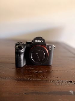 Sony A7 II Full-Frame Mirrorless Camera — Low Shutter Count. JUST THE BODY