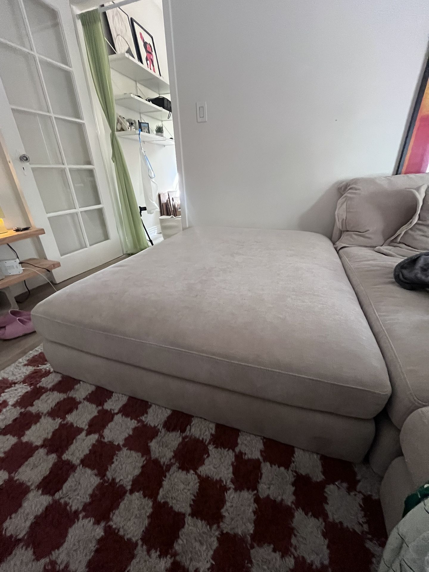 Large Living Spaces Ottoman