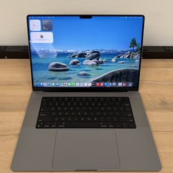 16" MacBook Pro M1 Pro 10 Core*500GB SSD*16GB RAM