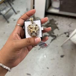 Diamond Lion Head Pendent 10k 24.3 Grams Hollow