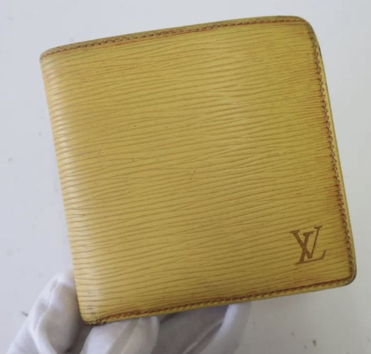 Louis Vuitton Monogram Cles Coin Purse Keychain Wallet for Sale in  Charlotte, NC - OfferUp
