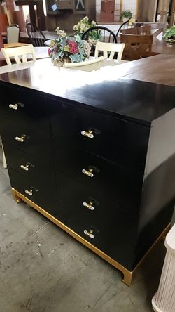 Poet 8 drawer dresser