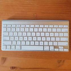 Apple Keyboard
