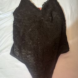 Guess- Women Clothing 