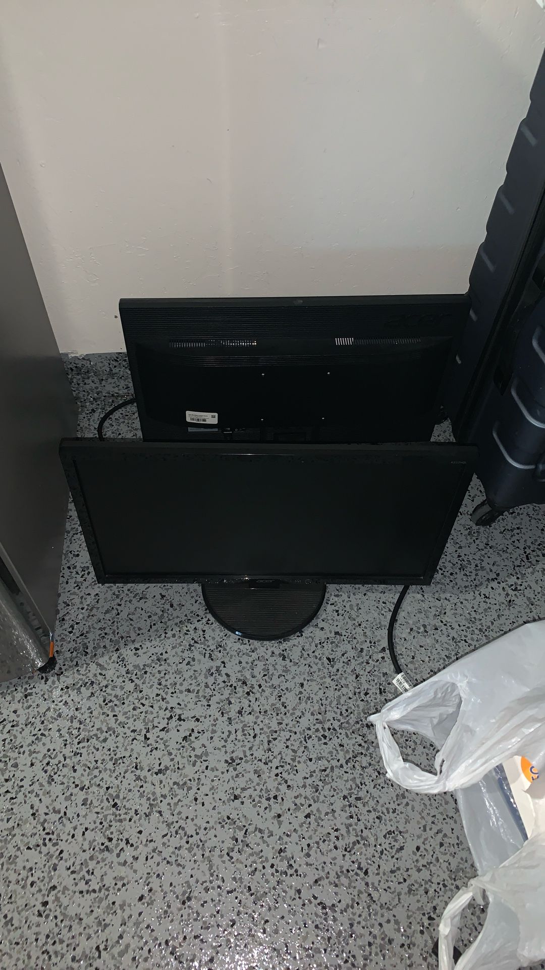 Acer Monitors NEGOTIABLE PRICE—SHOOT OFFERS