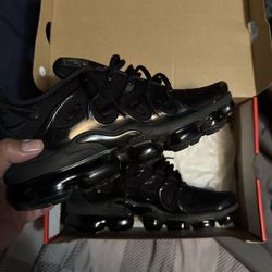 Size 10 Men Nikes