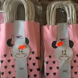 Minnie Mouse Birthday Decor & Goodie Bags 