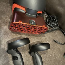 Virtual Headset With Two Wireless Controllers 