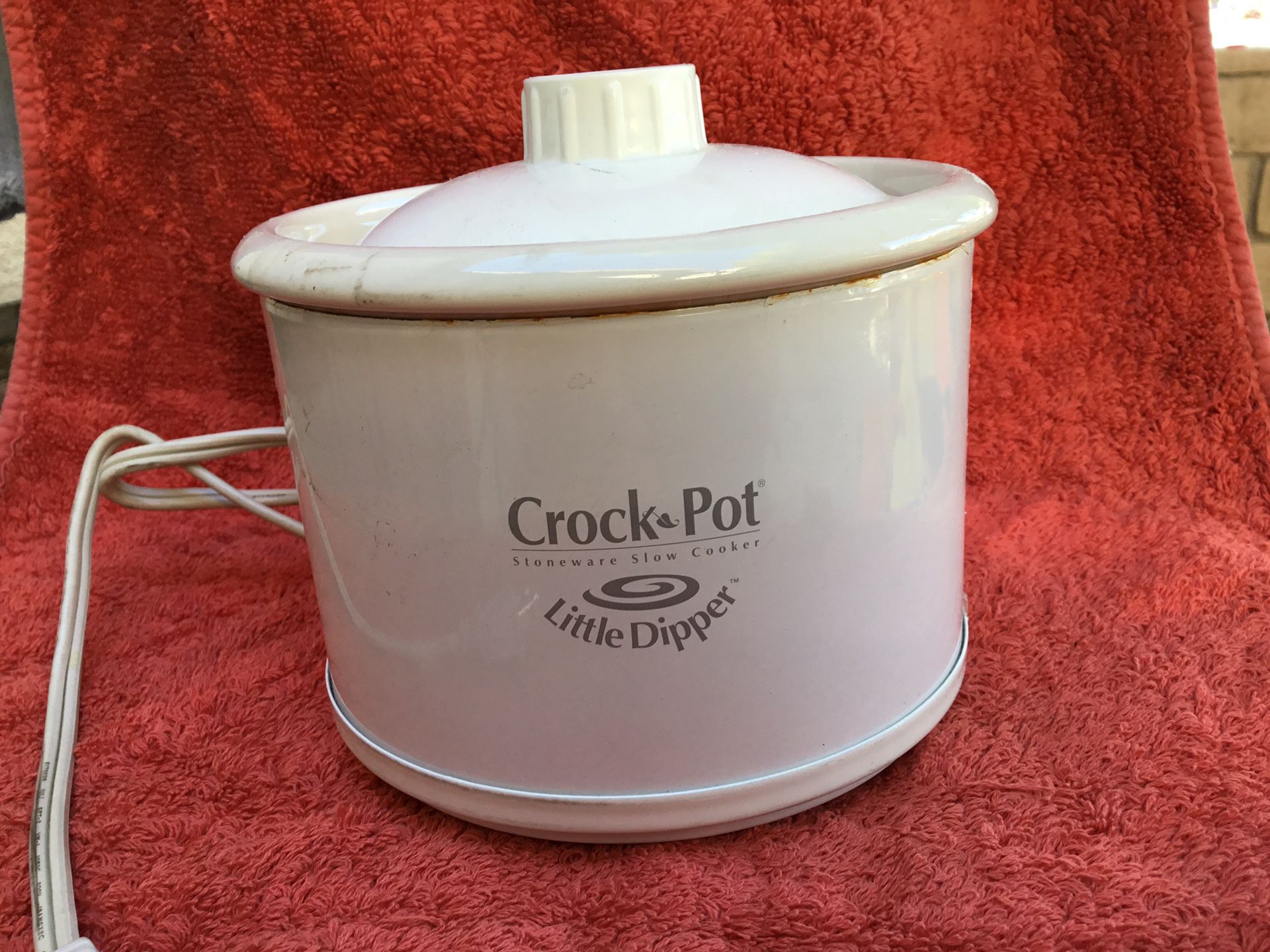 Crockpot Little Dipper  Electric heated dip pot or a fondue