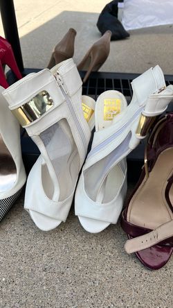 White zip peep-toe shoes size 8