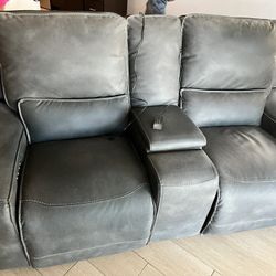Electric Reclining Loveseat