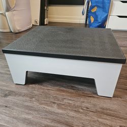 Heavy Duty HAUSMANN Step Stool