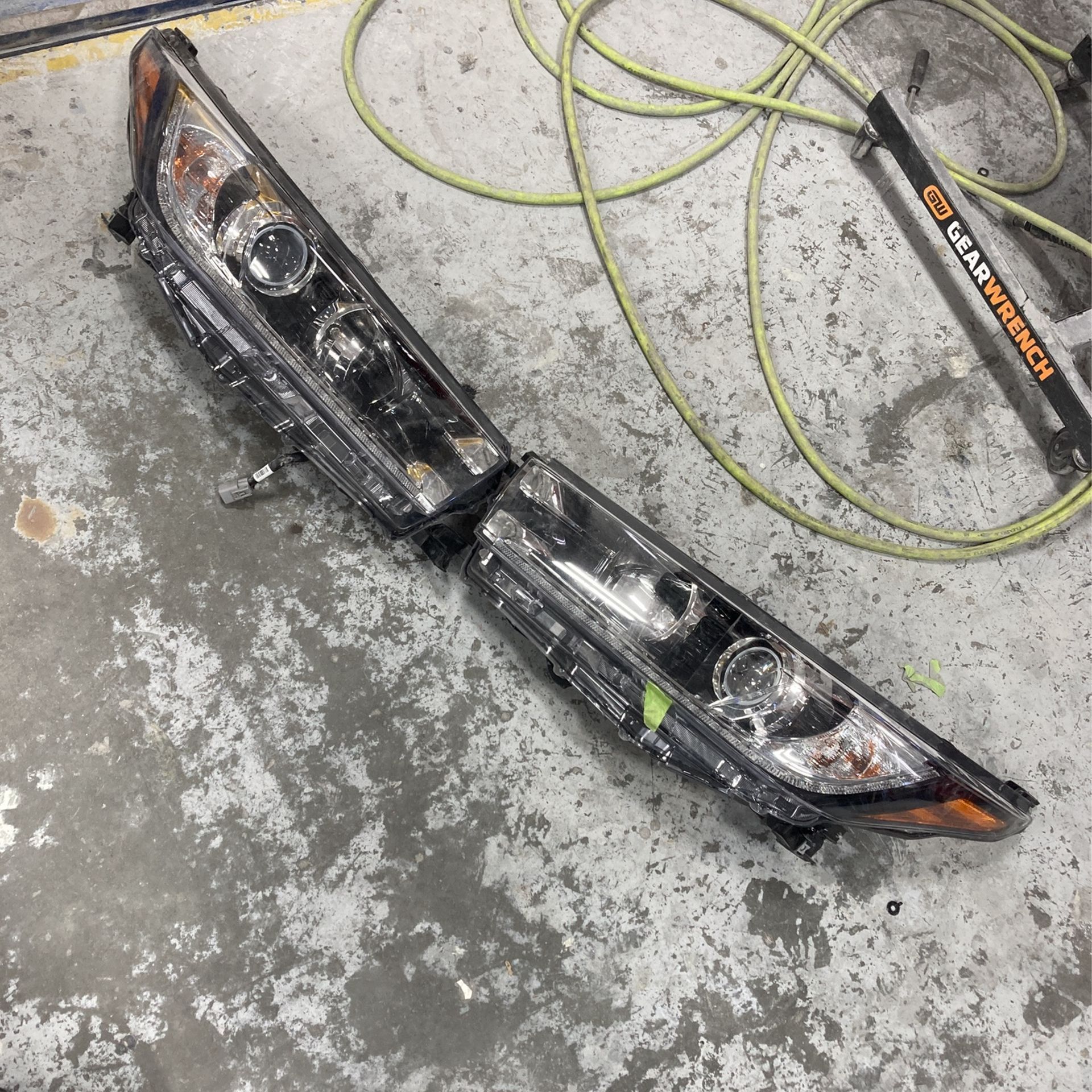 Headlamp Assembly 2019 Toyota Highlander