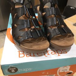 Brand New Women’s Bare trap Wedges Size 8