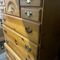 Knotted Pine bedroom Set 