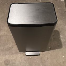 Kohler 47L  Step Trash Can