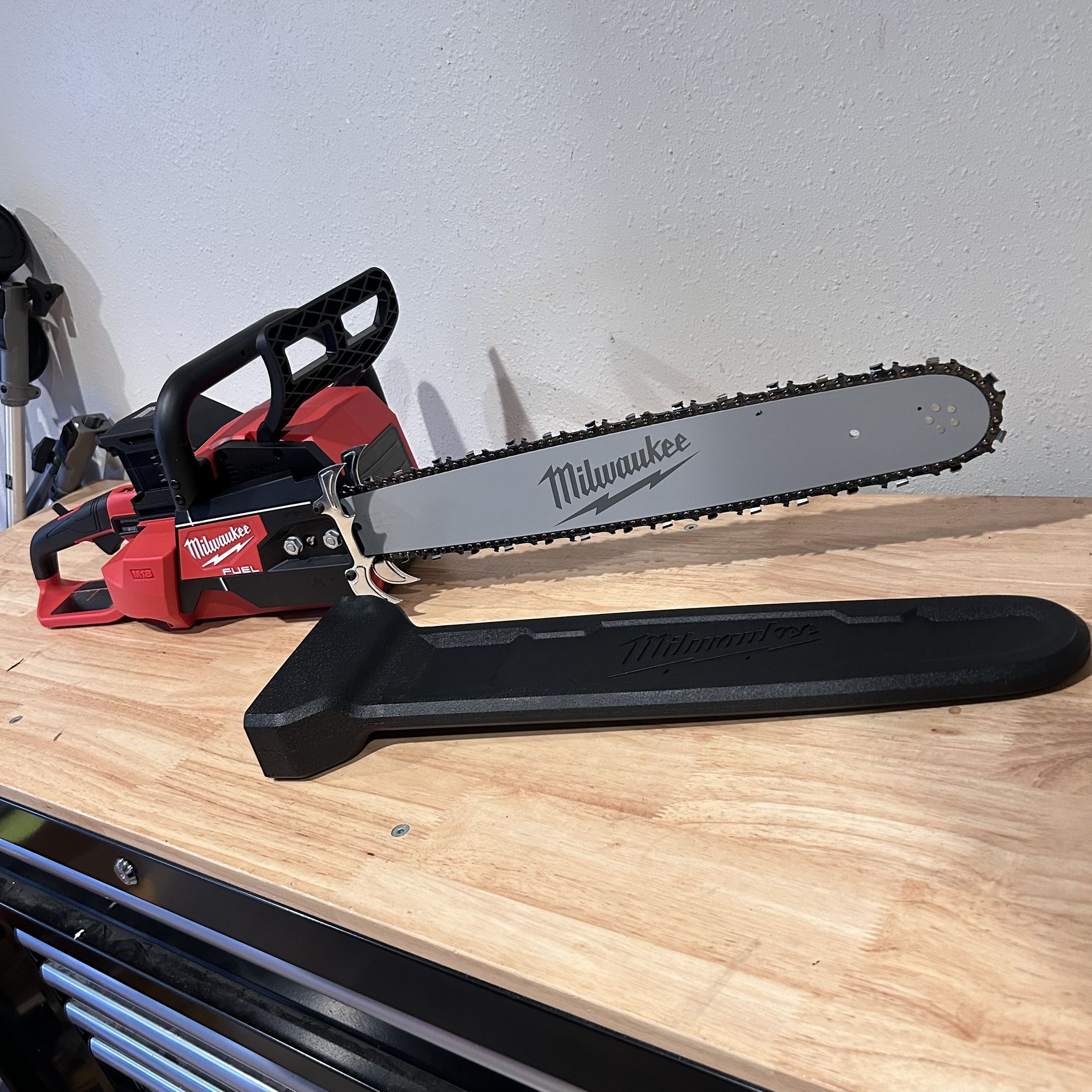 Milwaukee M18 FUEL Brushless 20 in. Dual Battery Chainsaw (Tool Only)