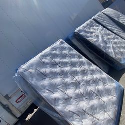 😴(NUEVOS) Colchones Enganche Desde $1 LIQUIDACIÓN OUTLET KINGS QUEENS FULLS TWINS En Plastico!!😴🚚Entrega Disponible