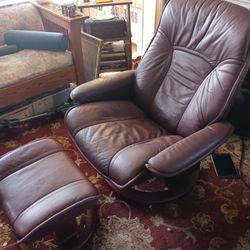 Merlot Leather EKORNES STRESSLESS LEATHER lounge Chair Recliner And Footstool