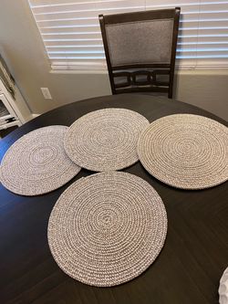 Set of 4 Beige/Cream Woven Weave Fabric Round Placemats