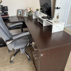 Desk, chair, Lamp, Riser 