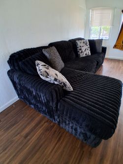 BLACK COUCHES