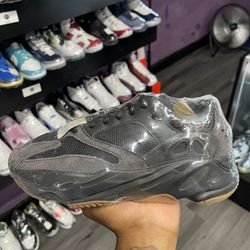 Adidas Yeezy 700 “Utility Black”