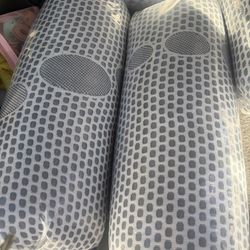 Almohada nueva $30 cada una