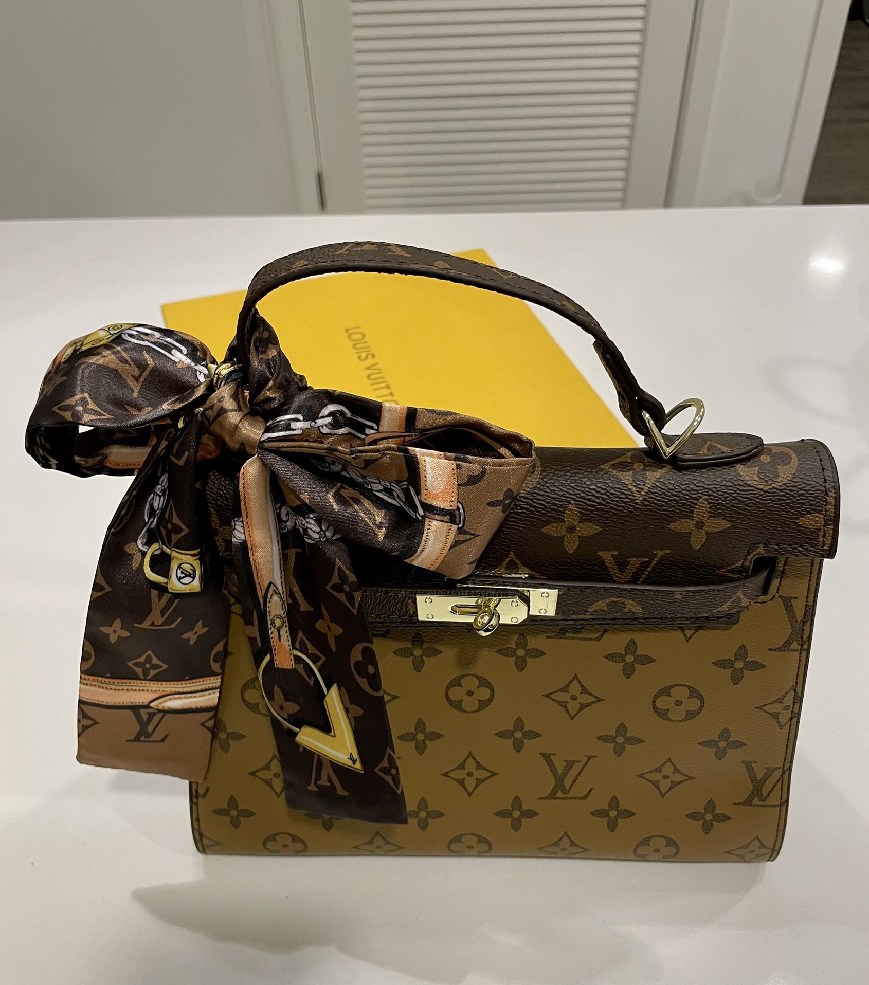 Louis Vuitton Triana Damier Handbag for Sale in Redmond, WA - OfferUp
