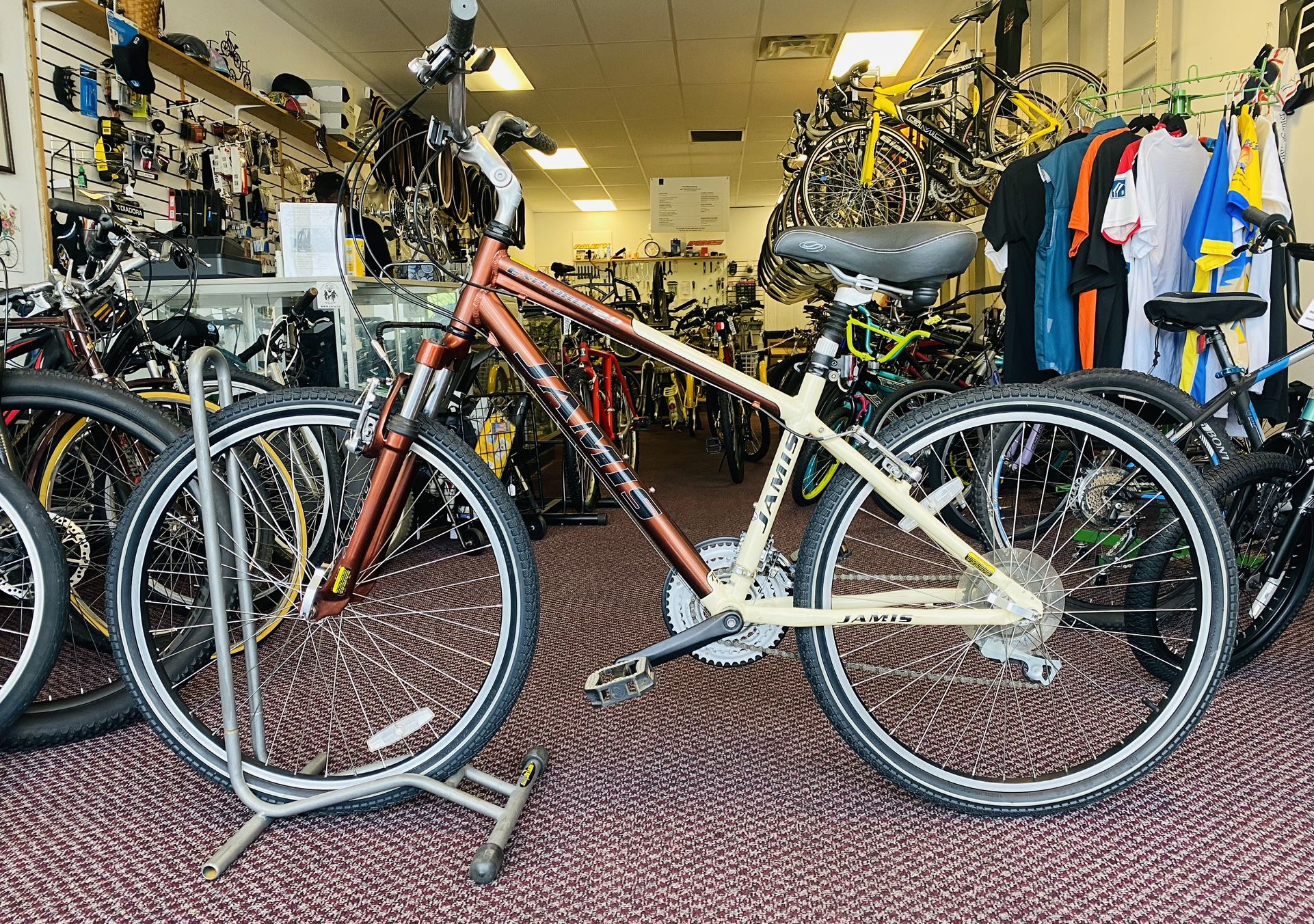 Jamis Explorer 2.0 Mountain Bike