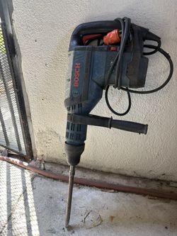 BOSCH HAMMER THIS LITTLE MONSTER CAN DESTROY EVERYTHING CONCRETE,TILE WALL $325