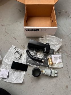 SHOWER KIT  DELTA