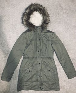 HOLLISTER Faux Fur PARKA - Medium - Lightly Pre-worn