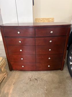 Dresser
