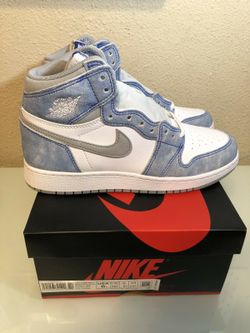 AIR JORDAN 1 HIGH OG HYPER ROYAL