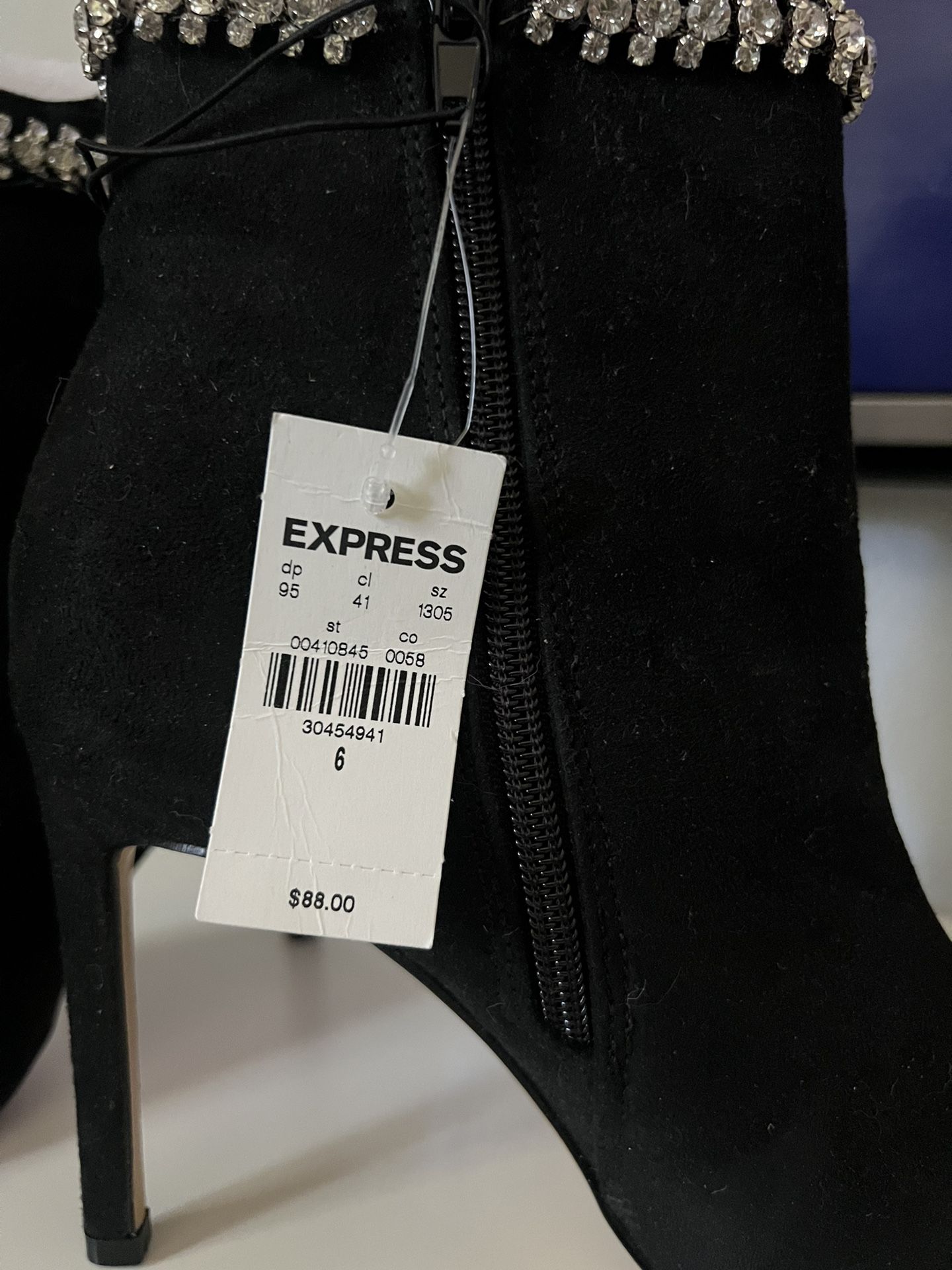 Women Express Boots Size 6